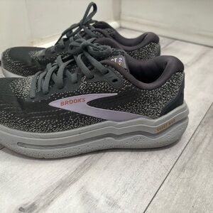 Brooks Gray and Lavender Ghost Max Running Shoes